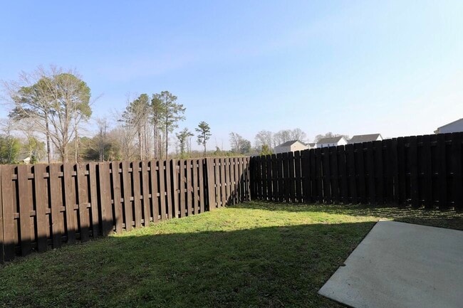 Building Photo - 2943 Old Field Rd