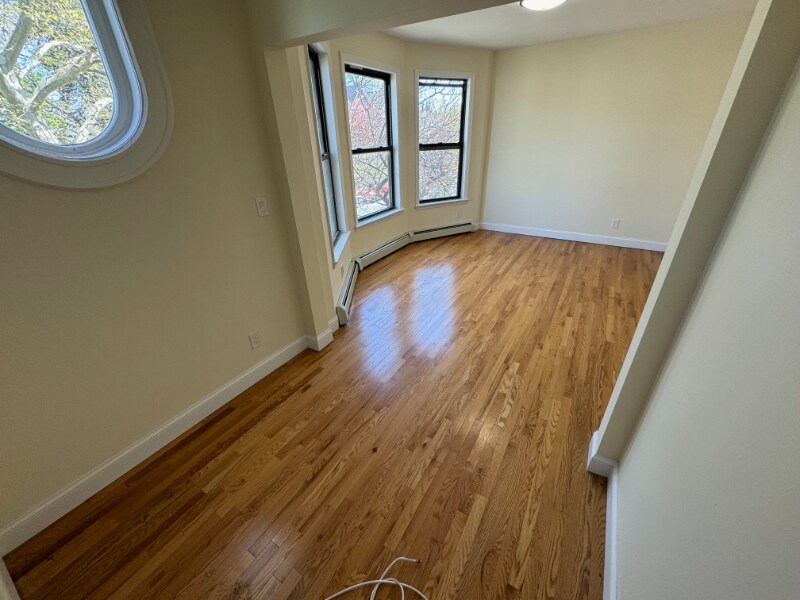 Building Photo - 30-32 N Terrace Ave