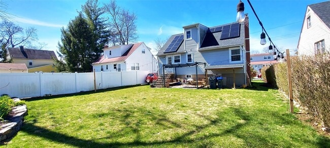 Building Photo - 112 Cabot Ave