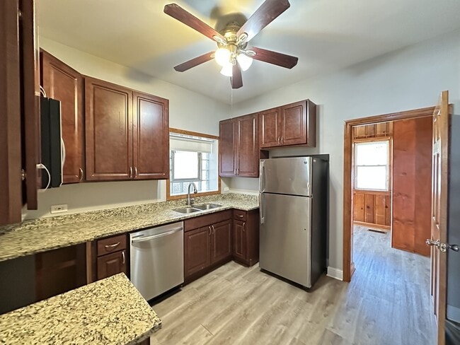 Building Photo - 3530 N Elston Ave