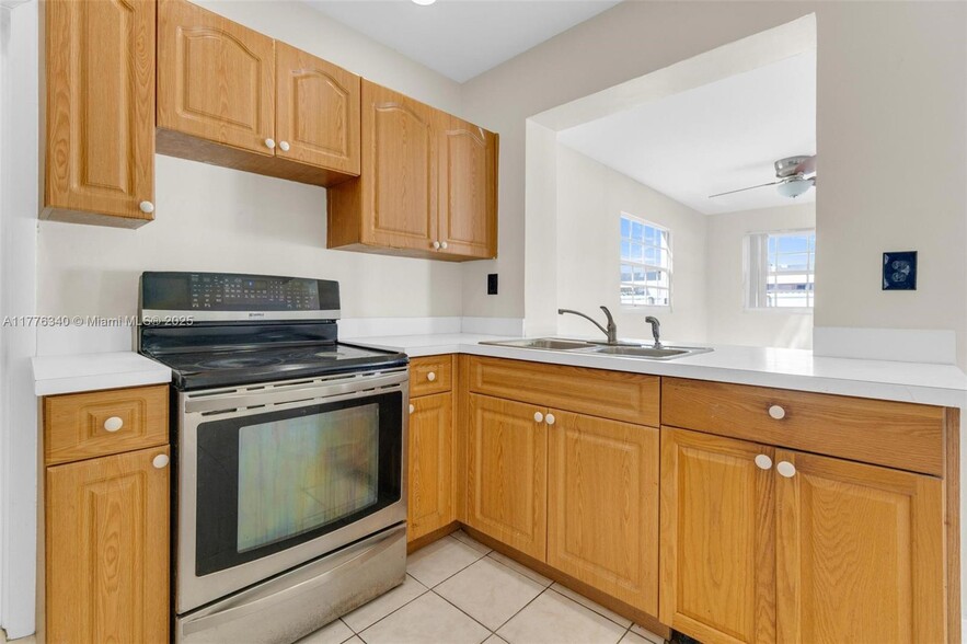 Building Photo - 16230 SW 106th Ave