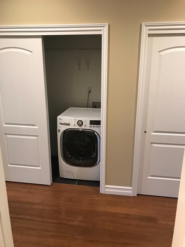 In Suite Laundry - 3247 Biddle Ave