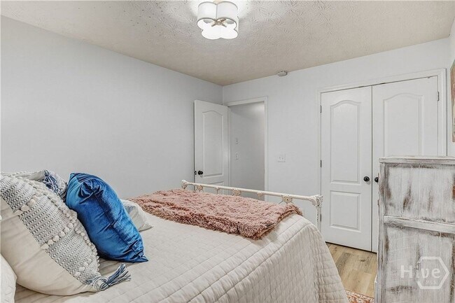 Building Photo - Beautiful 3BR/3BA Home with Private Pool in Commerce