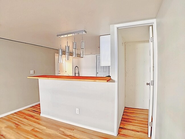 Building Photo - 5404 NE 54th Ave