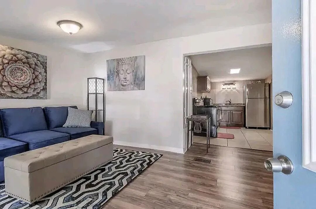 Building Photo - 228 W Jean St