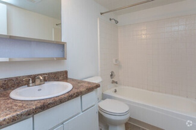 Building Photo - **MOVE IN SPECIAL**  Come and apply today!!
