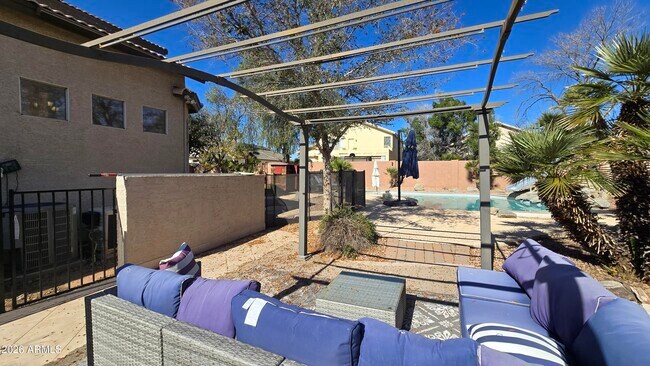 Building Photo - 13888 W Wilshire Dr