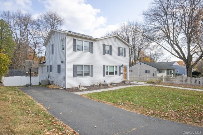 Building Photo - 8 Loran Ct