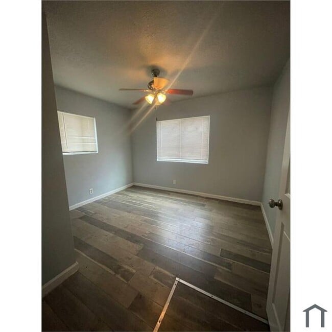 Building Photo - 2139-2145 S Lee Avenue