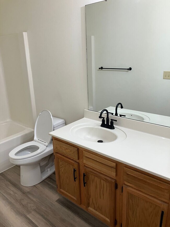 Building Photo - Modern & Spacious 2-Bedroom Ranch Condo – ...