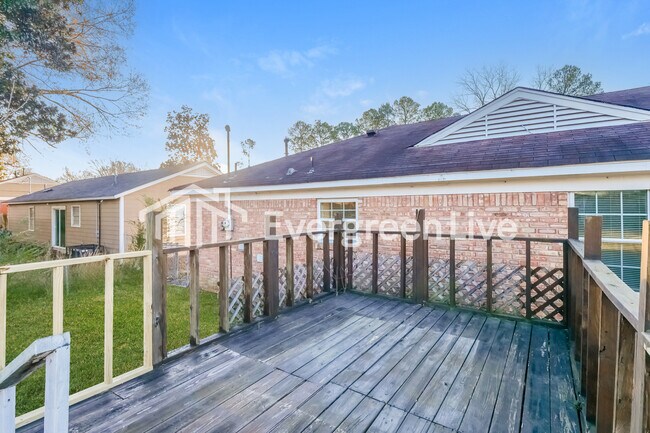 Building Photo - 3842 Kipling Ave