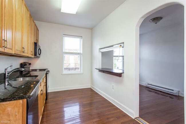 Building Photo - 3 br, 1 bath Triplex - 1539 CECIL B MOORE ...