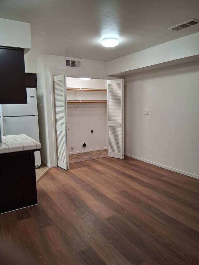 Building Photo - Great Condo for Rent!