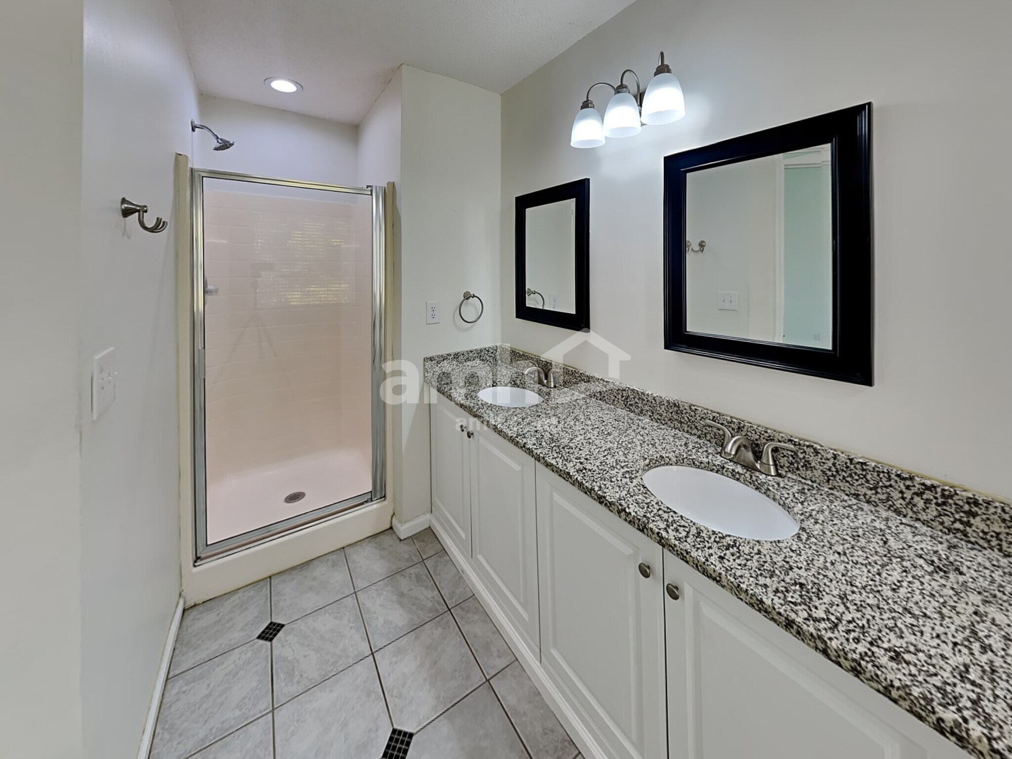 Building Photo - 8616 Warwick Crest Ln