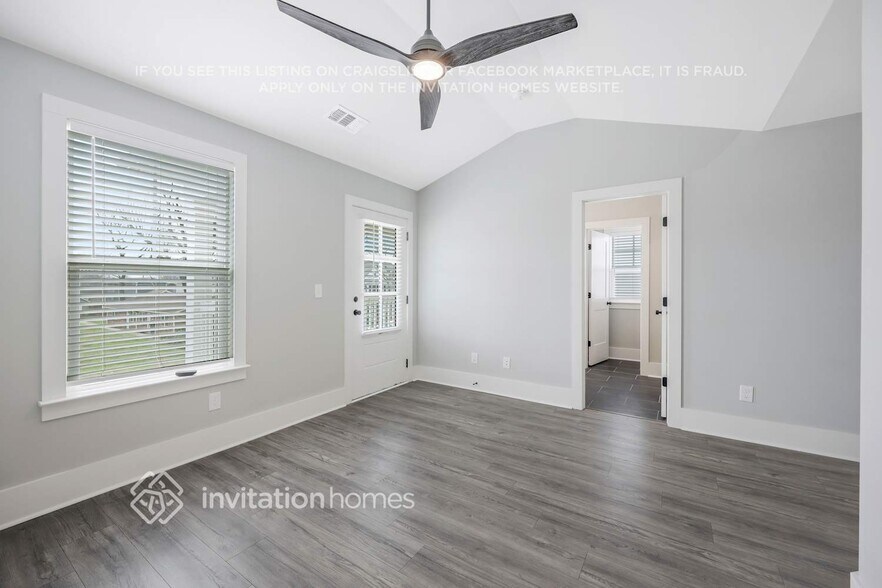 Building Photo - 265 Founders Ln