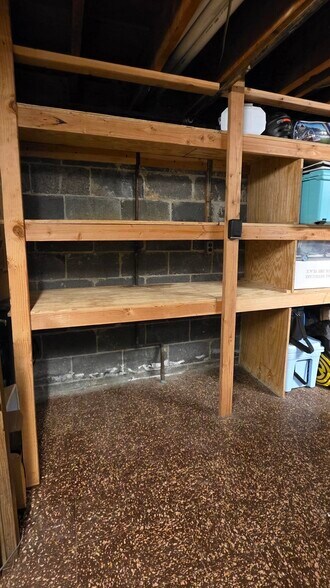 dedicated storage - 4114 18th Rd N