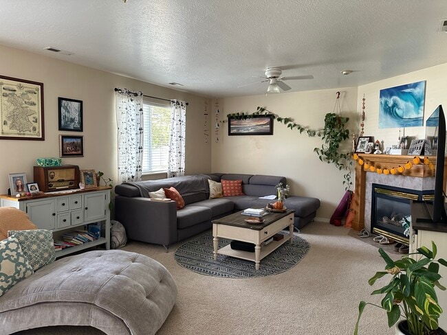 Building Photo - 2258 W 5700 S