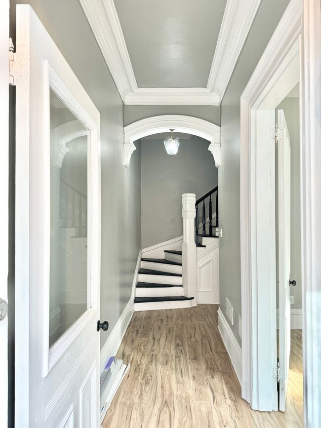 Building Photo - renovated 4 bedroom and 2 bathroom townhouse