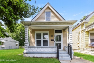 Building Photo - 3017 Greenwood Ave