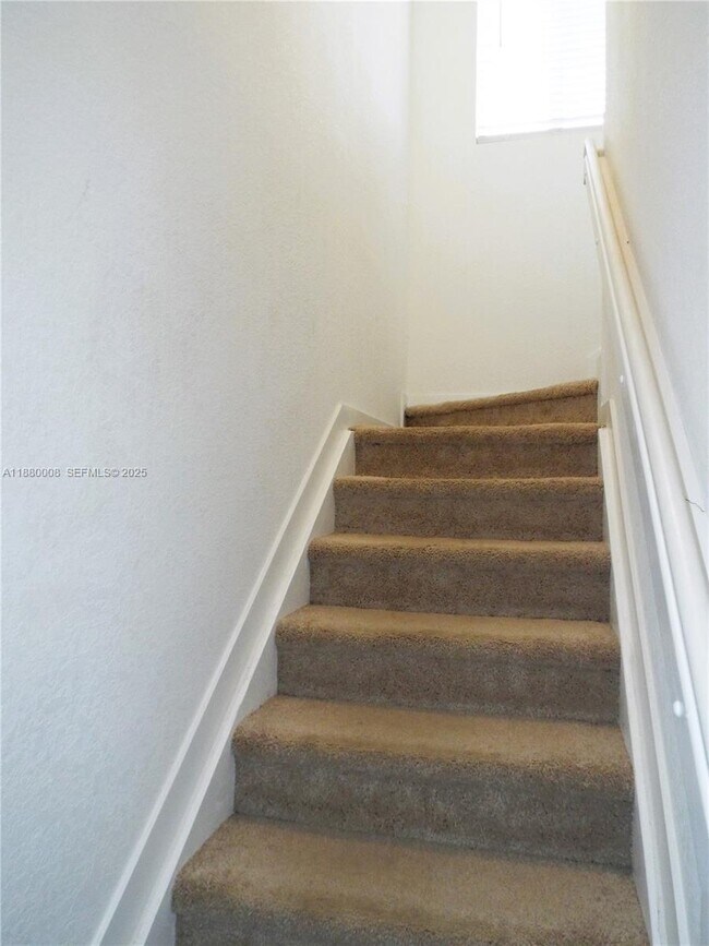 Building Photo - 2363 SE 11th St