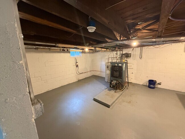 Building Photo - Two Bedroom Duplex Located Just Blocks from Downtown - No Students Permitted