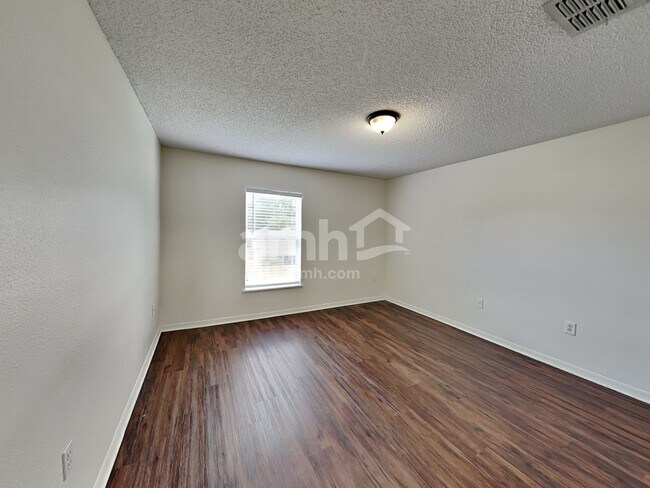 Building Photo - 5514 Ortega Park Blvd