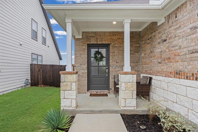 Building Photo - 858 Papaya Dr