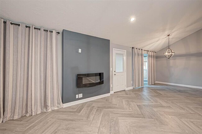 Building Photo - 11627 Briar Rose Dr