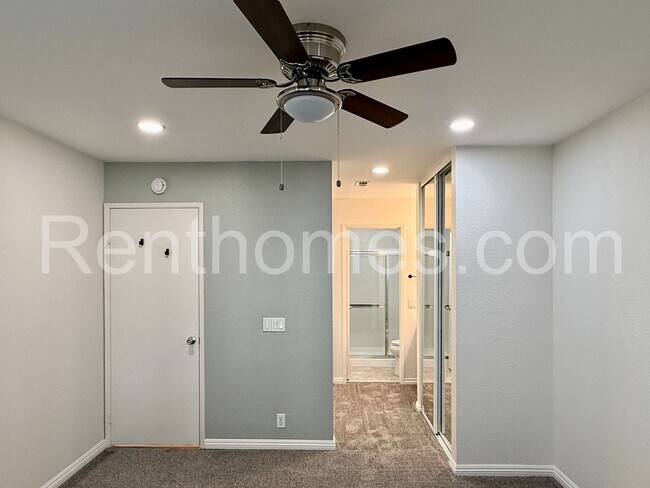 Building Photo - 10750 Aderman Ave