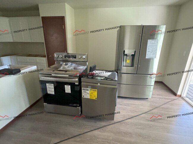 Building Photo - R289A