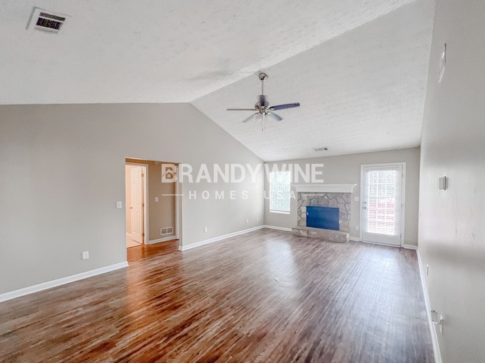 Building Photo - 371 Walker Dr