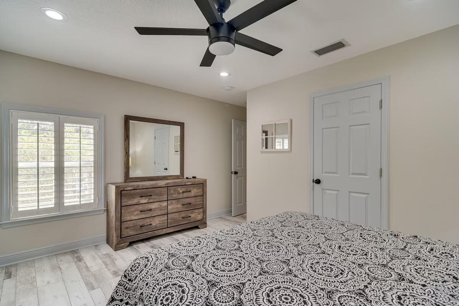 Building Photo - 5100 28th Ave N