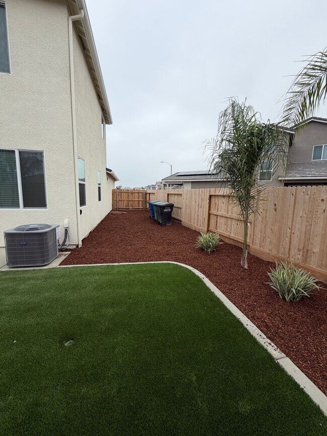 Building Photo - Spacious Brand New 4-Bedroom, 3-Bathroom Home with Solar & Low-Maintenance Yard