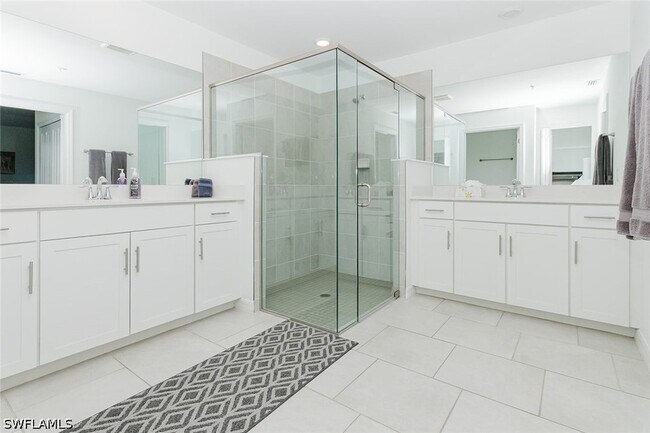 Building Photo - 5739 Oakmont Ct