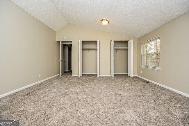 Building Photo - 3068 Caliente Ln