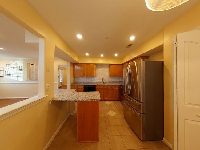 Building Photo - 3 Bedrooms, 2.5 Bathrooms Townhouse Rental in the Gables of York County