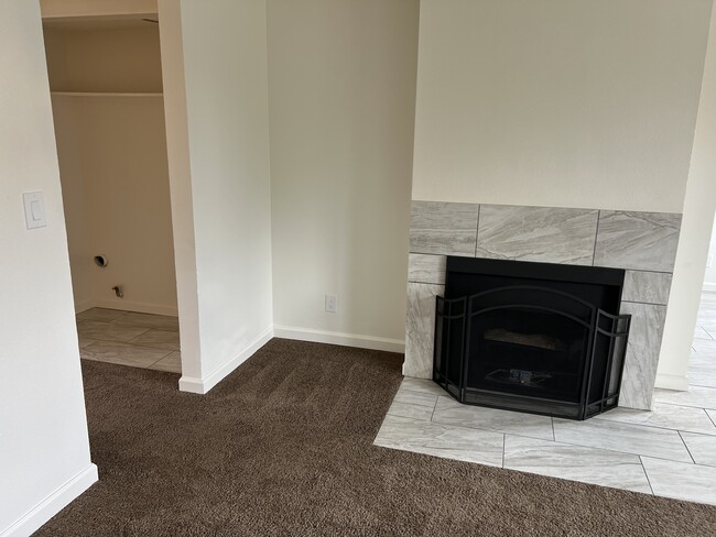 Building Photo - Desert Sky Apartments