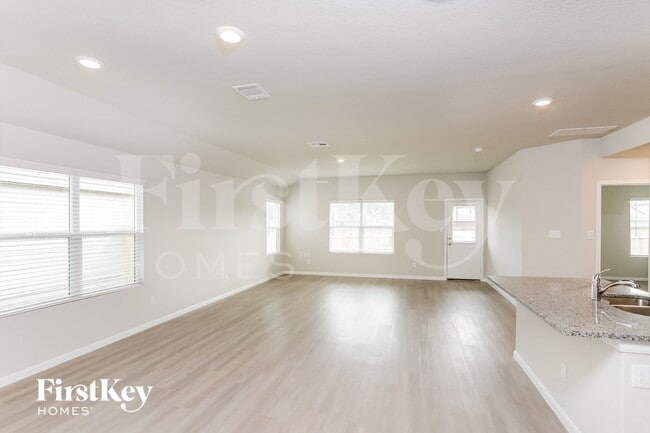 Building Photo - 14918 Bog Mill