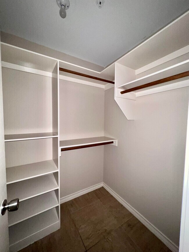 Building Photo - 408 Shiloh Dr