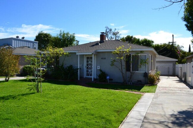 Primary Photo - 14330 Hatteras St