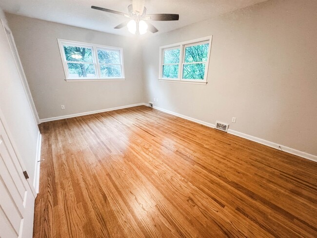 Building Photo - 5504 Normandy Rd