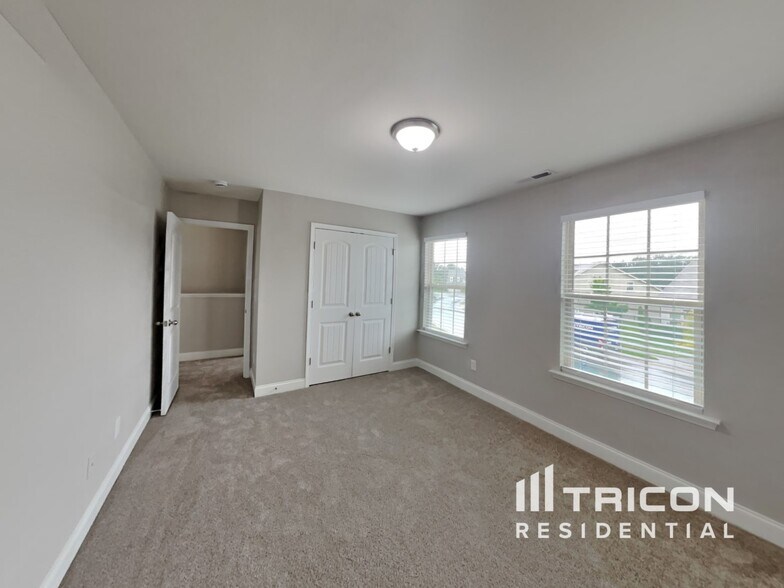 Building Photo - 1420 Sage Tree Dr
