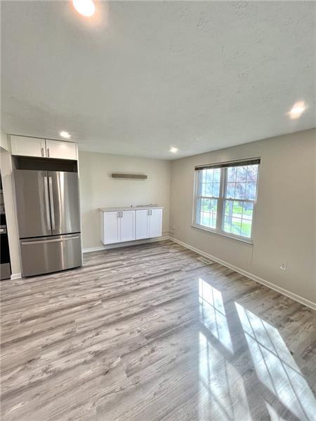 Building Photo - 3068 E Bardonner Rd