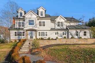 Building Photo - 215 Summit Ave