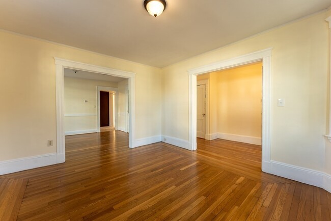 Building Photo - 87 Harnden Ave