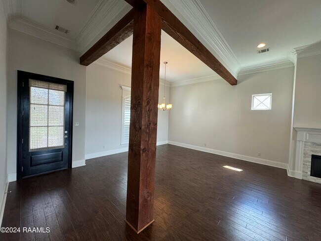 Building Photo - 216 Golden Cypress Dr