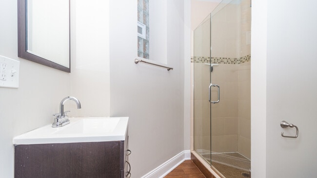 Building Photo - 2616 W Augusta Blvd