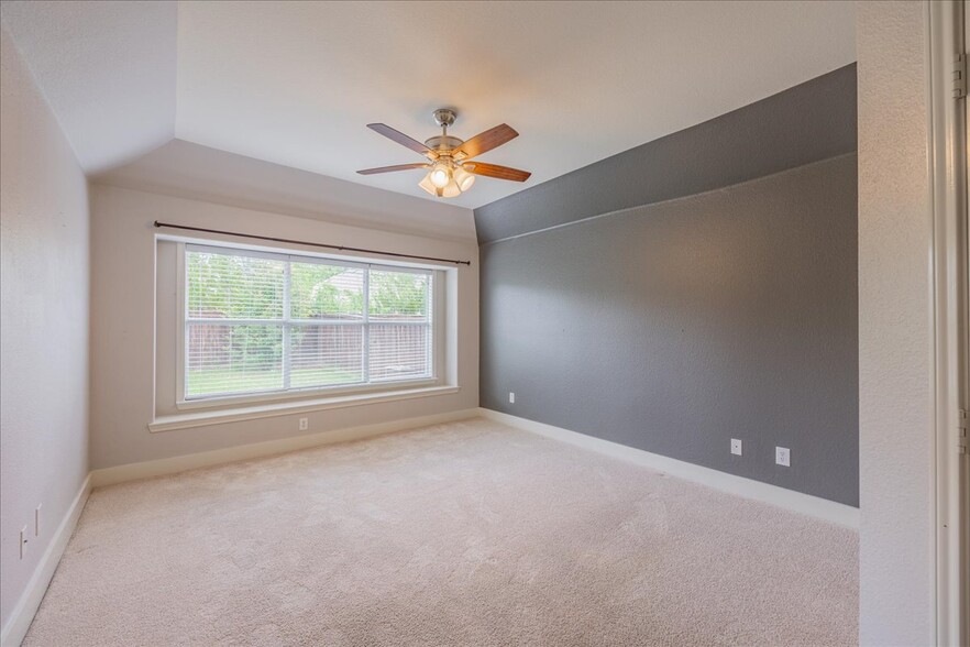 Large Primary Bedroom - 5604 Balmorhea Dr