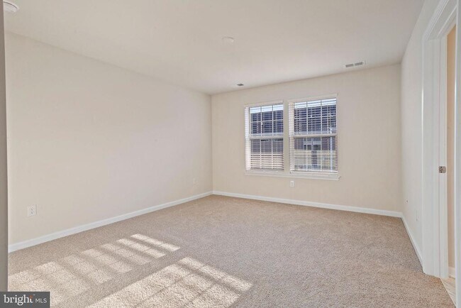 Building Photo - 30 Cardinal Wy