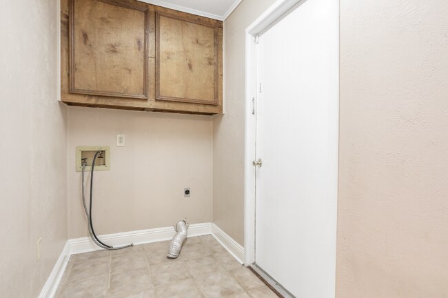 Building Photo - 404 W Lake Catahoula Ct